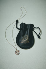 画像をギャラリービューアに読み込む, KILMINA Logo Necklace